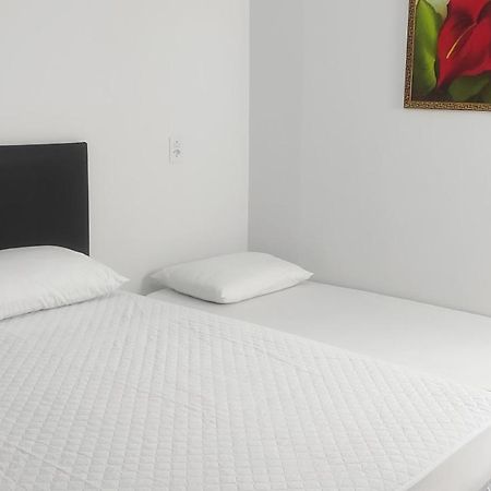 Mar Dos Sonhos Suites Ubatuba Bagian luar foto